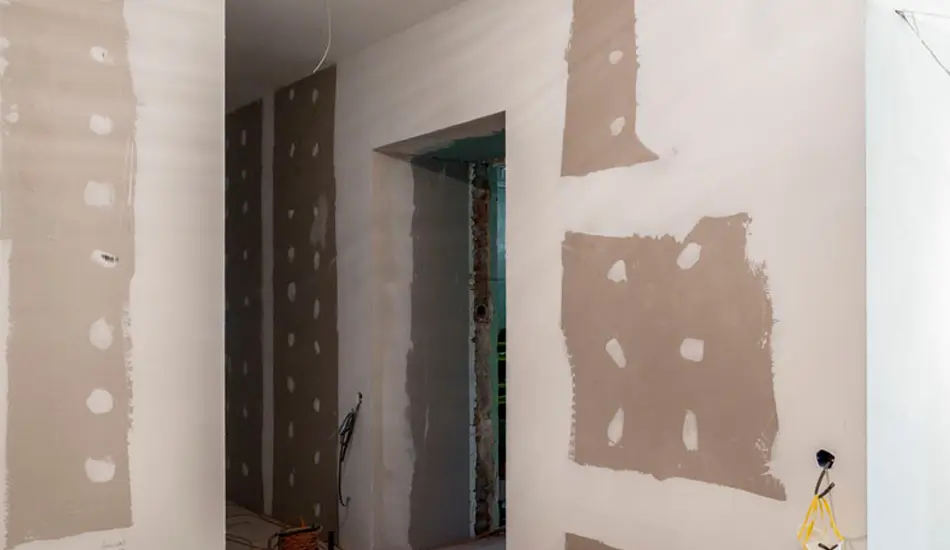 Reparaciones locativas en muros de drywall con masilla y resanes